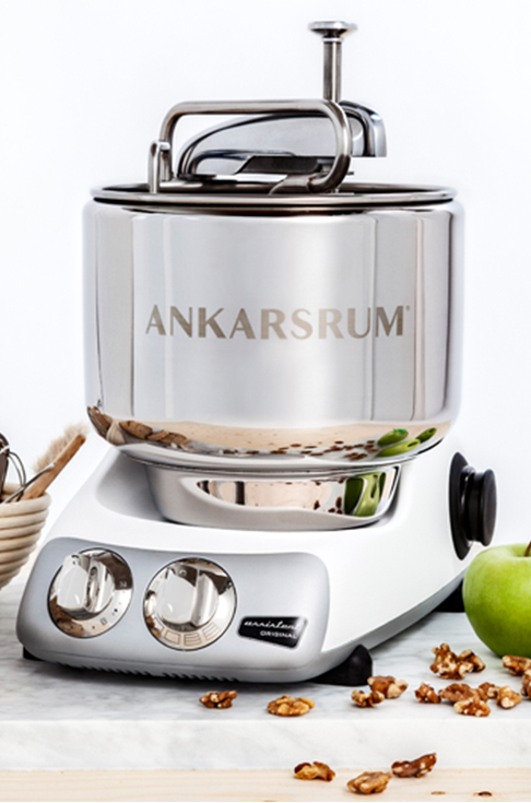 High-End Kitchen Appliances for Baking Enthusiasts 3