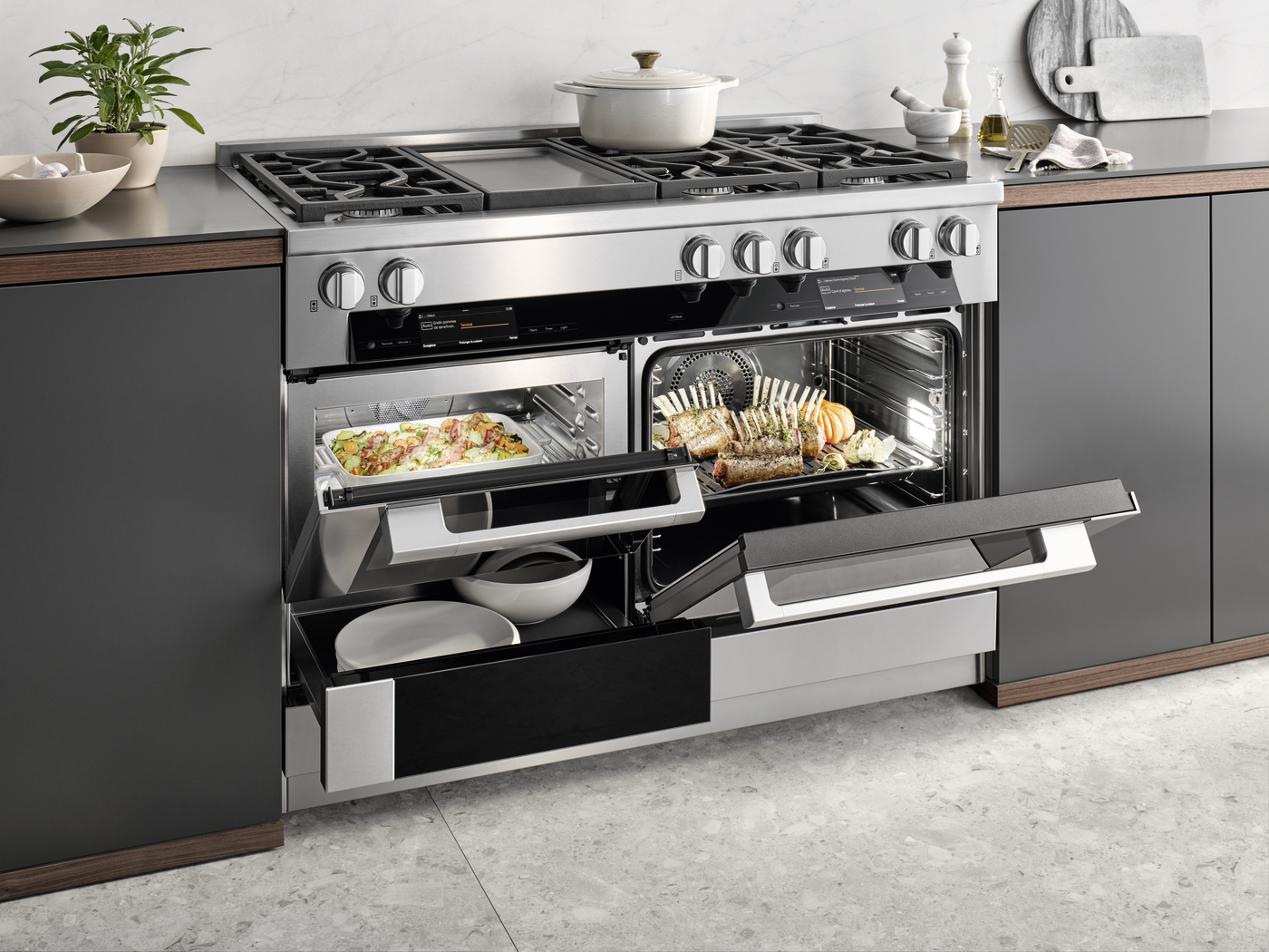 How Luxury Ranges & Stoves Enhance Home Cooking