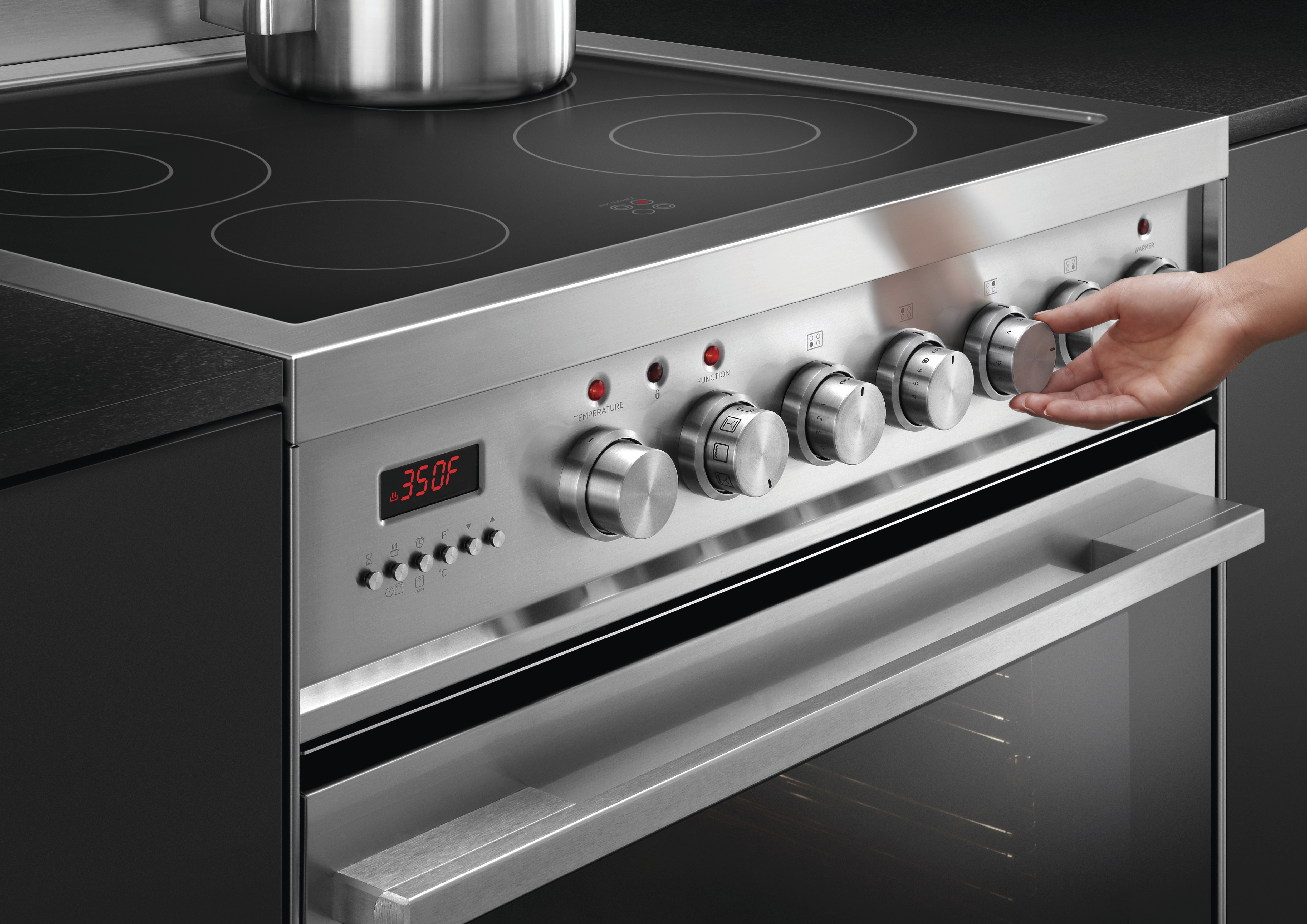 Perfect Your Holiday Recipes with Temperature Focused Fisher & Paykel Cooking Appliances